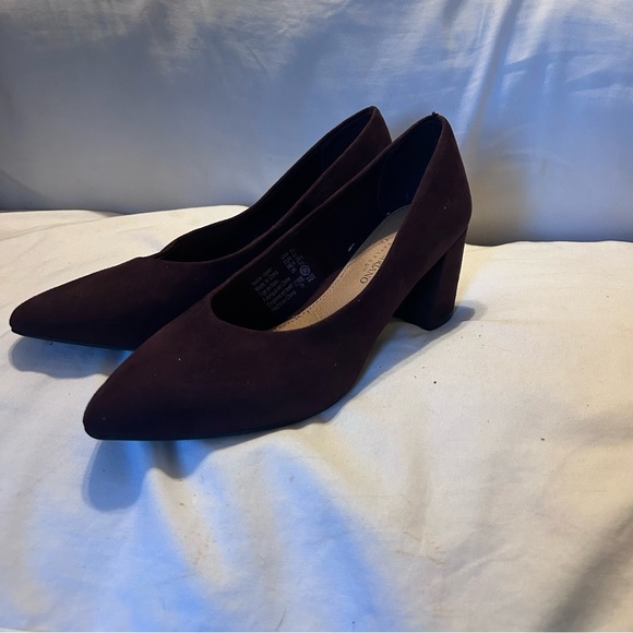 Christian Siriano Burgundy Block Heel Pumps Size 9.5 Office Evening Faux Suede - Picture 2 of 8